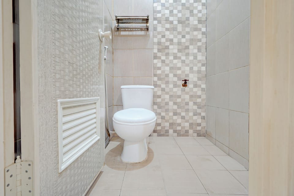 Standard Double Room | Bathroom
