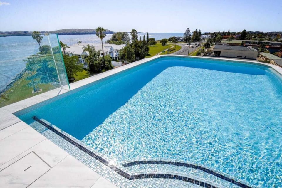 Holiday Home Swimming Pool