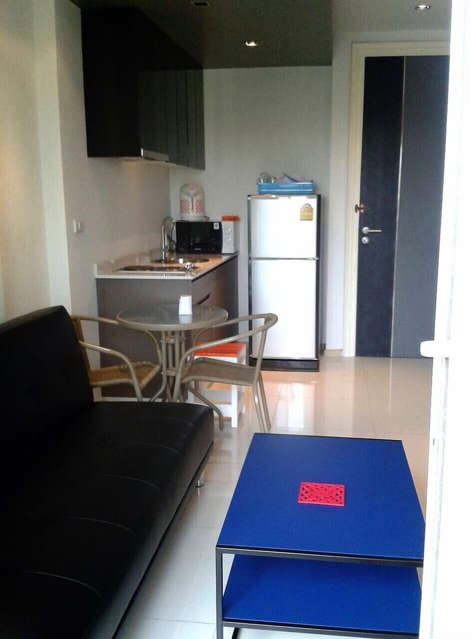 Studio | Living area | TV