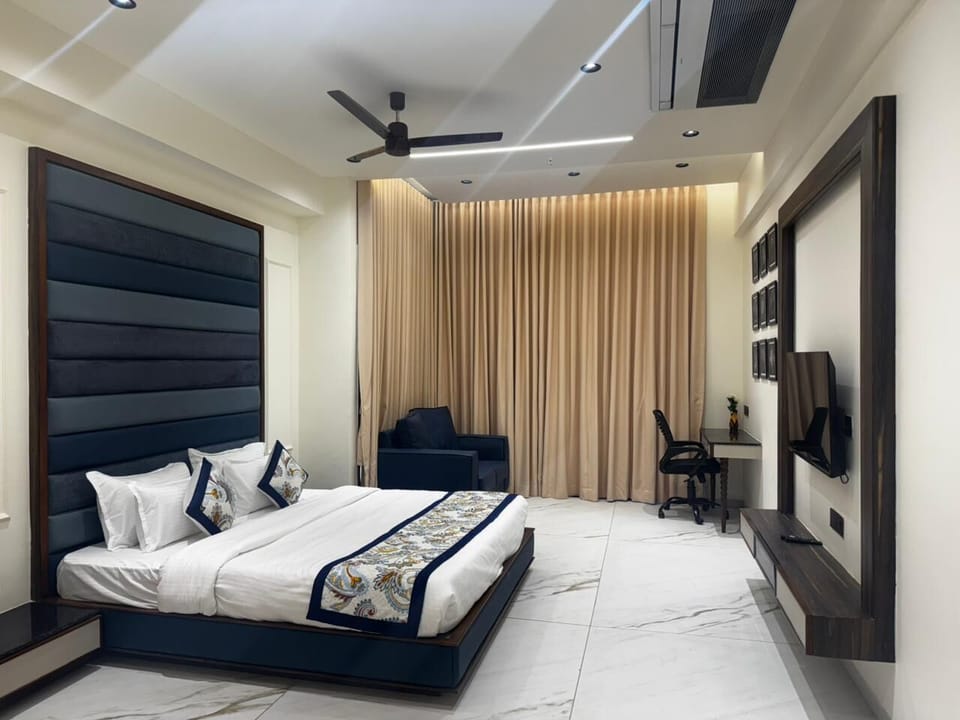 Studio Suite | Rollaway beds, free WiFi, bed sheets
