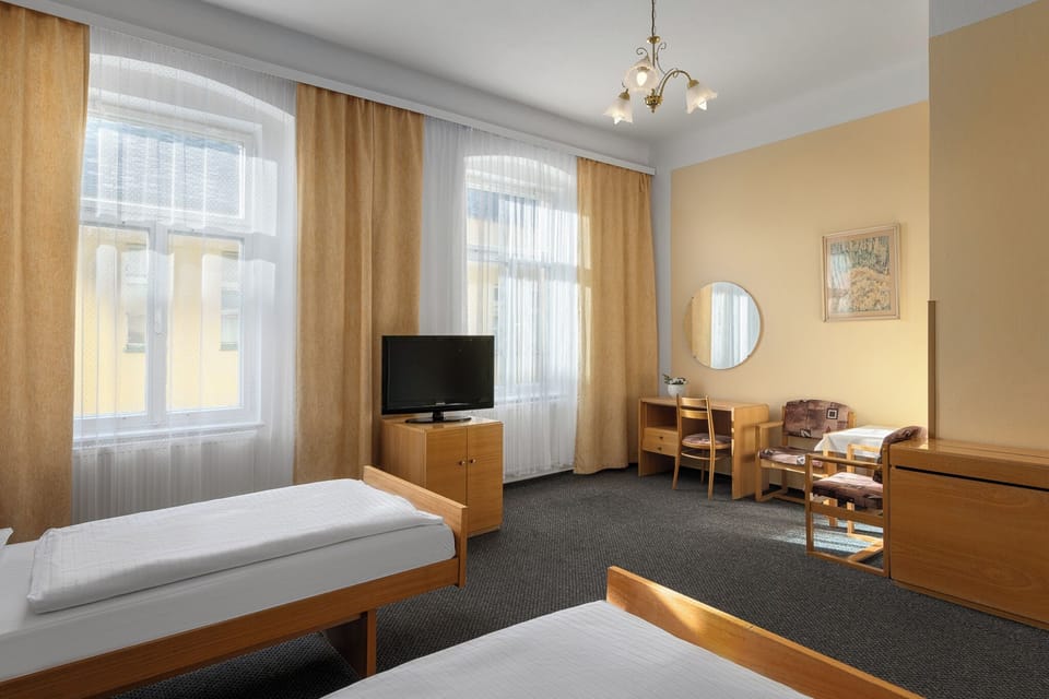 Comfort Double Room, City View | In-room safe, desk, free WiFi