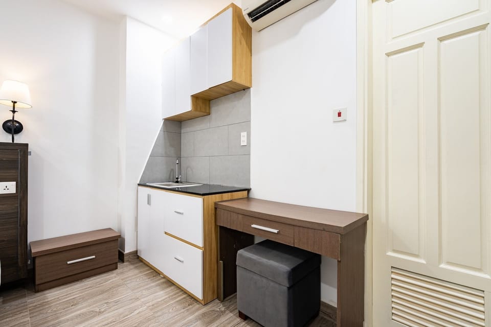 Deluxe Double Room | Minibar, individually furnished, desk, laptop workspace