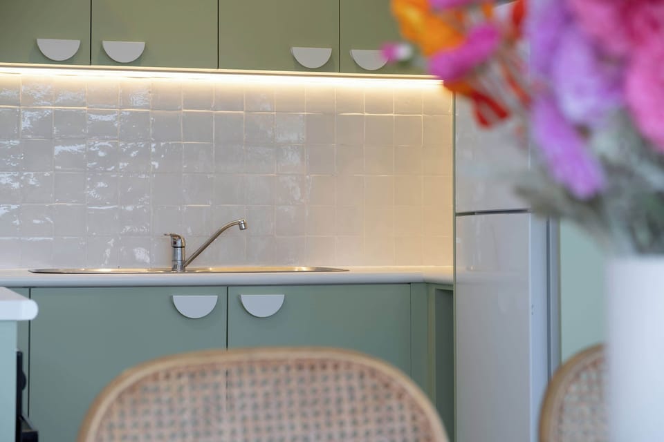Frankie Decorative Kitchen / Vase / Flowers