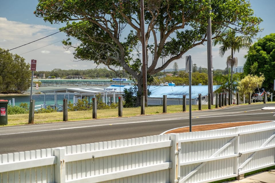 Actual Lake Views - Lifestyle Shot