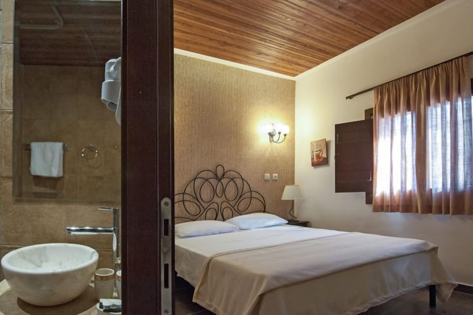 Standard Double or Twin Room, Hill View | Soundproofing, free WiFi