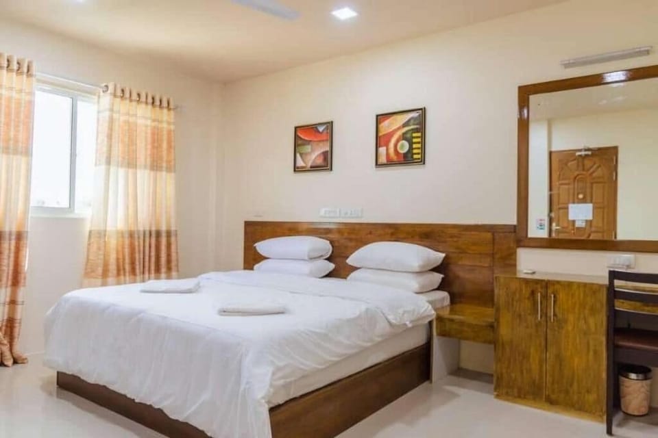 Superior Room | Minibar, soundproofing, iron/ironing board, free WiFi
