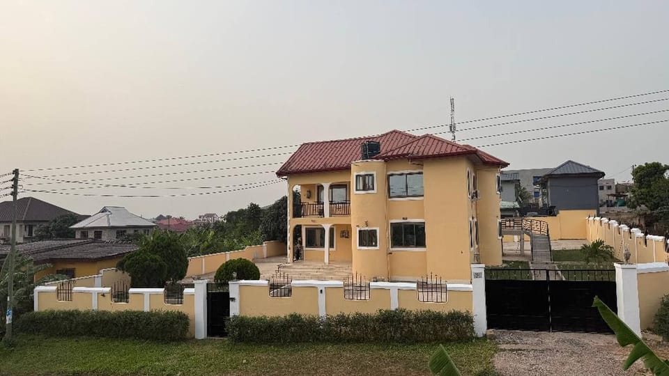 Apartment, 3 Bedrooms, Smoking | Exterior