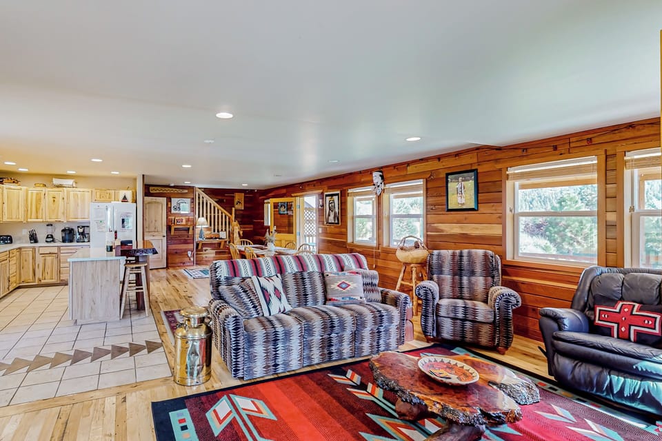 House (4 Bedrooms) | Interior
