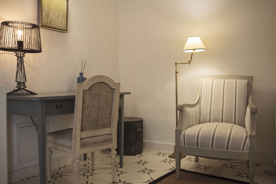 Junior Suite, Garden View | In-room safe, individually decorated, individually furnished
