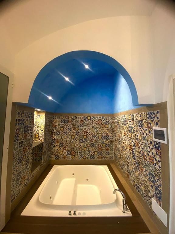 Triple Room, Balcony | Bathroom | Bathrobes