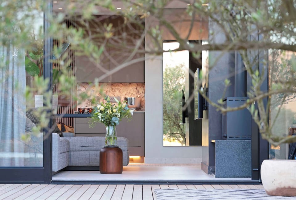 Deluxe Double or Twin Room, Mountain View | Egyptian cotton sheets, premium bedding, minibar, in-room safe