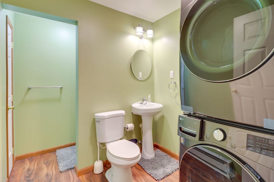 Bathroom | Modern Space with Essential Comforts