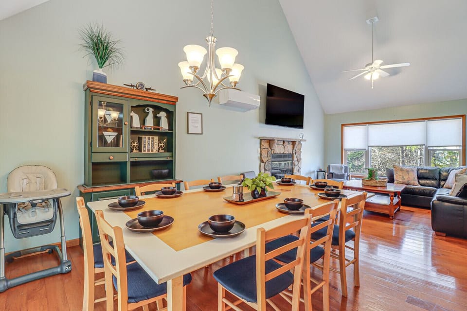 Dining Room | Seating for 10 People