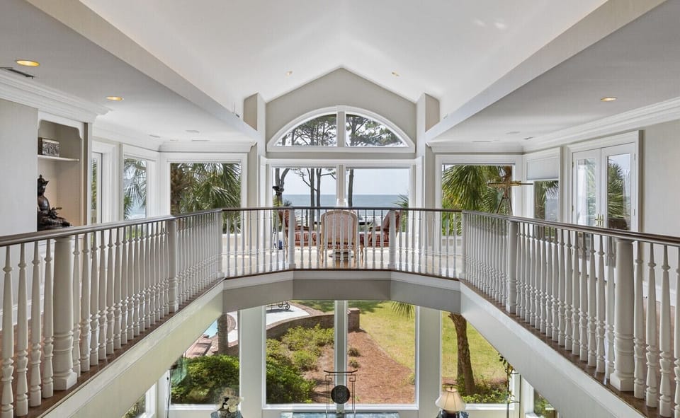 Expansive Coastal Views in Every Direction