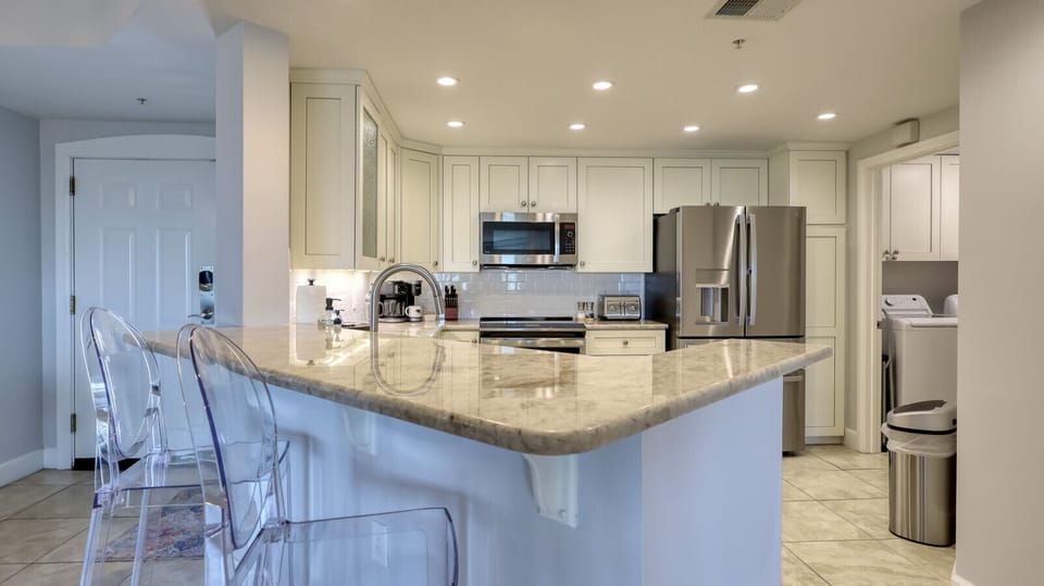 Fully Equipped Modern Kitchen with Full-Size Appliances