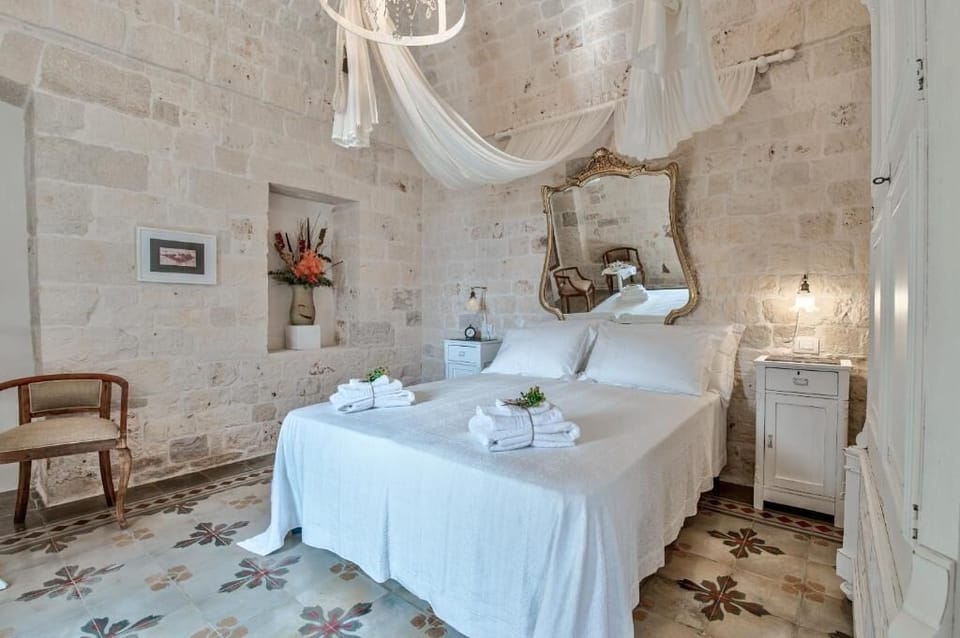 In-room safe, blackout drapes, WiFi (free), bed sheets
