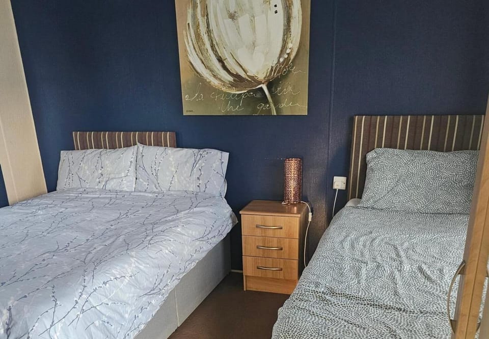2 bedrooms, iron/ironing board, WiFi (free), bed sheets