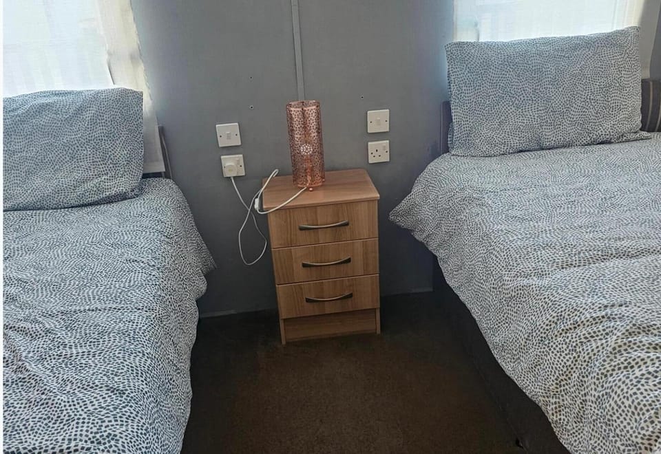 2 bedrooms, iron/ironing board, WiFi (free), bed sheets