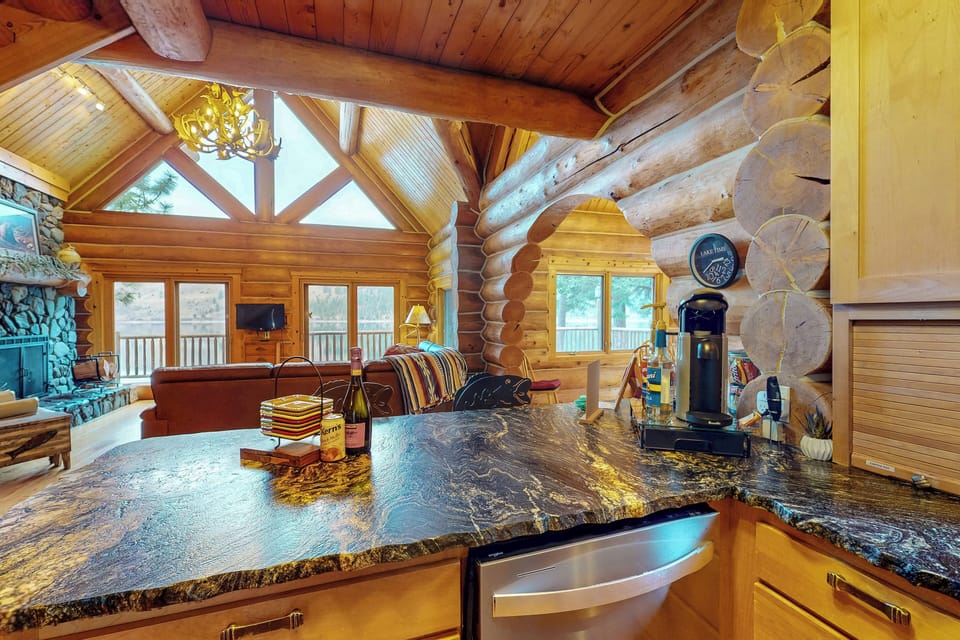 kitchen and coffee bar 