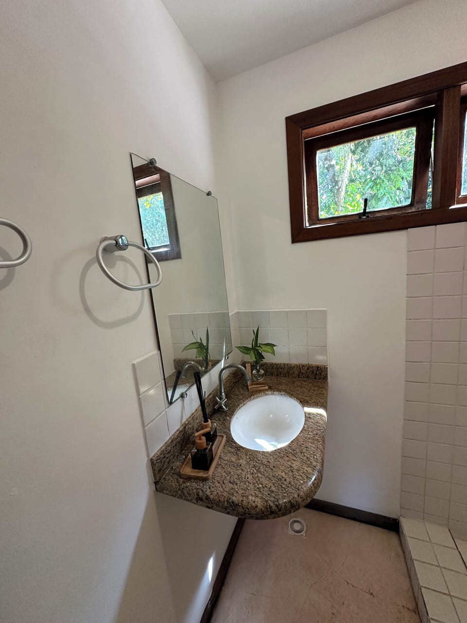 Deluxe Triple Room, Ground Floor | Bathroom | Shower, towels, soap, shampoo