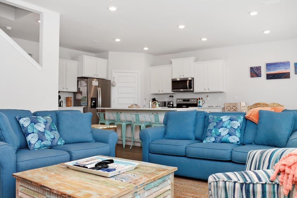 House, Multiple Beds (SeaLaVie) | Living area