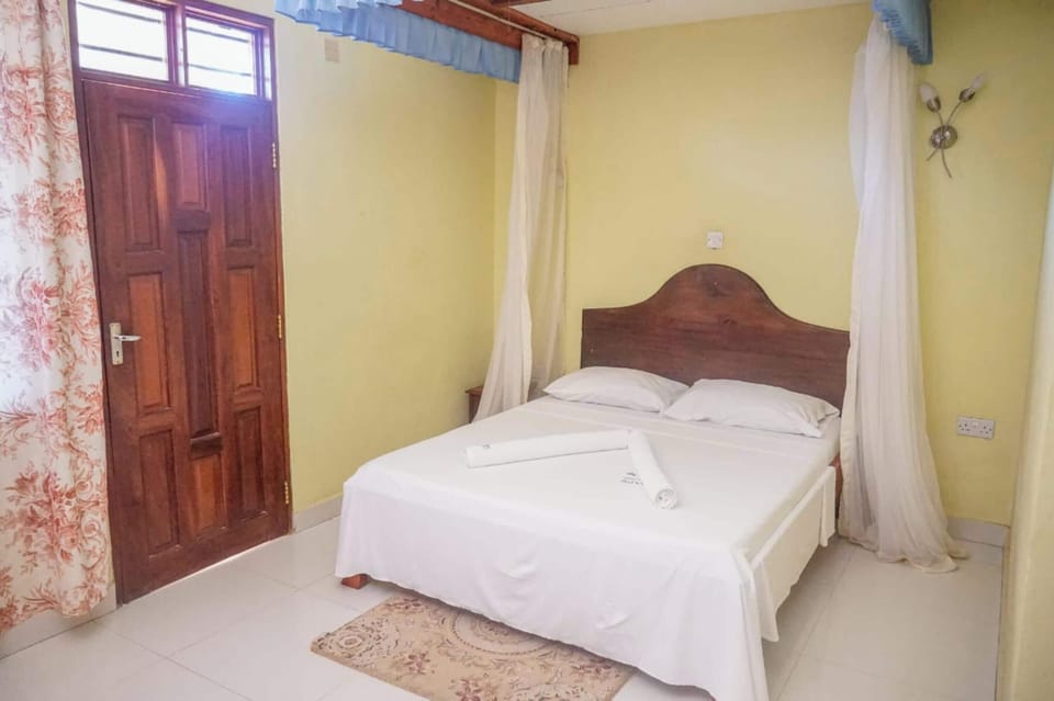 Memory foam beds, desk, laptop workspace, soundproofing