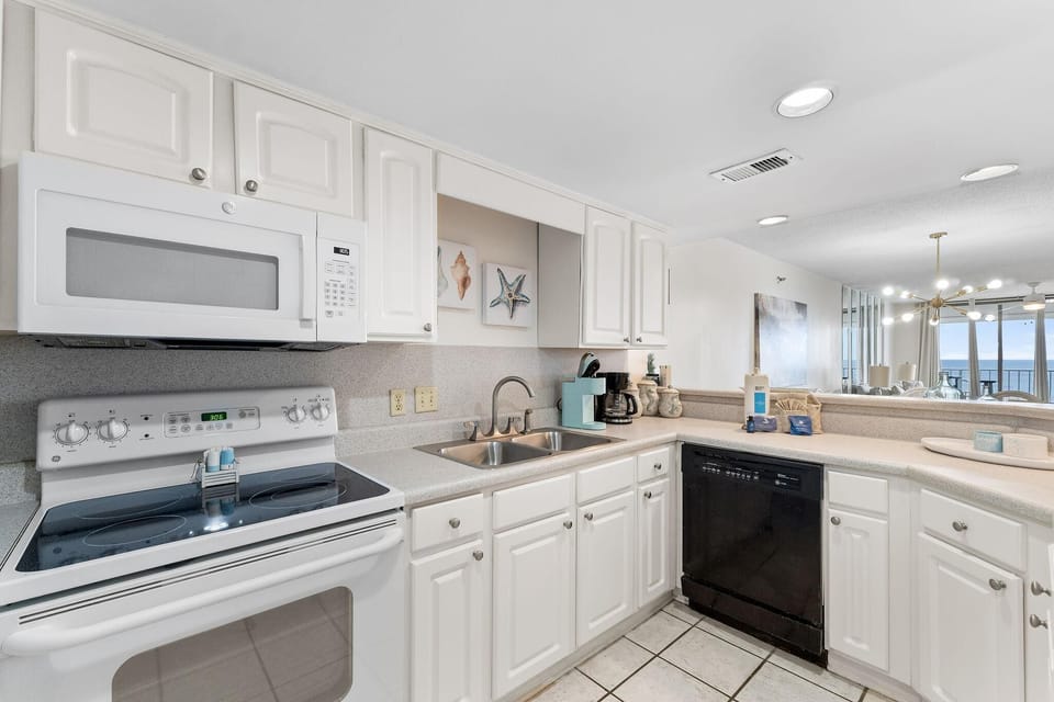 Condo, Multiple Beds (Summerchase 1002) | Private kitchen | Oven, toaster