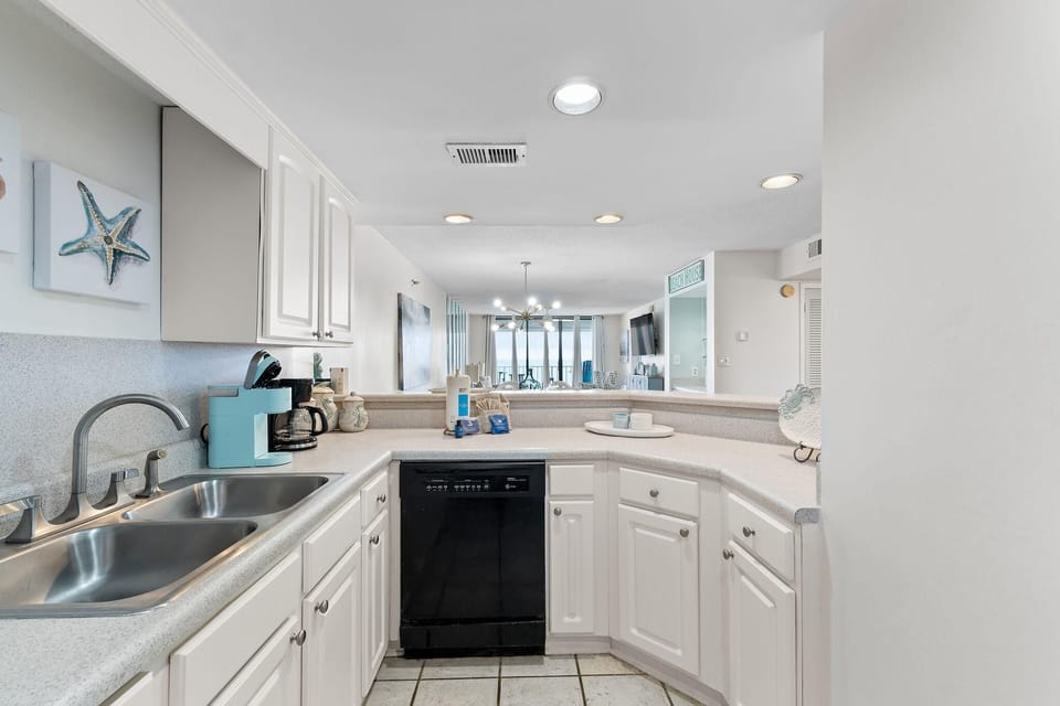 Condo, Multiple Beds (Summerchase 1002) | Private kitchen | Oven, toaster