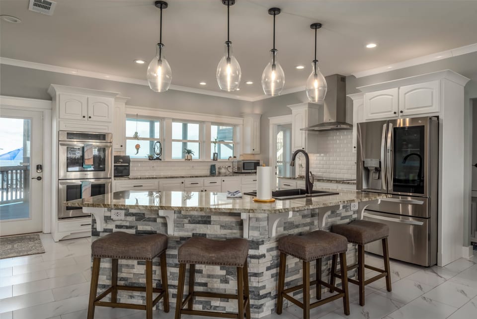 Bay Breeze Fully Equipped Kitchen