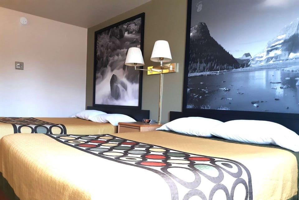 Desk, laptop workspace, blackout drapes, WiFi (free)