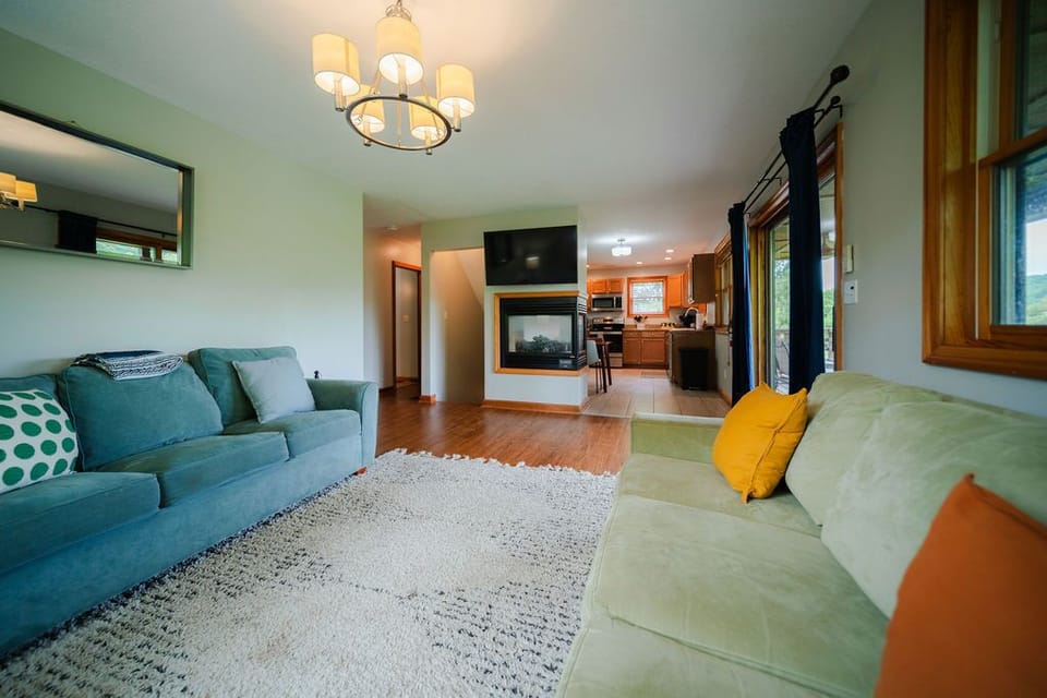 Living Room / Lounge