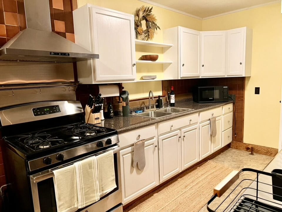 [Kitchen] Fully stocked