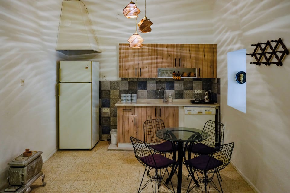 Double or Twin Room, Patio, Mountainside | Desk