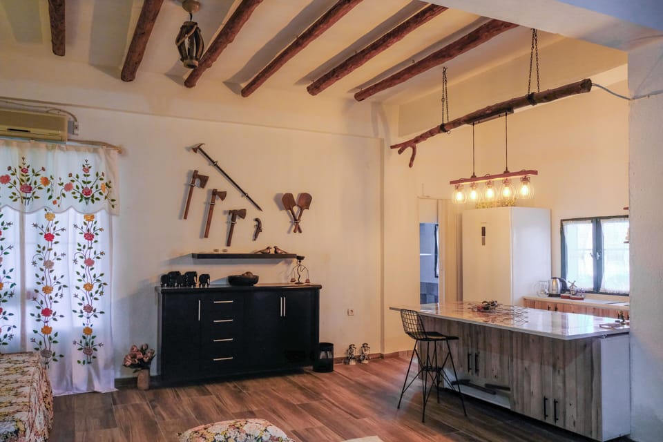 Double or Twin Room, Patio, Mountainside | Living area