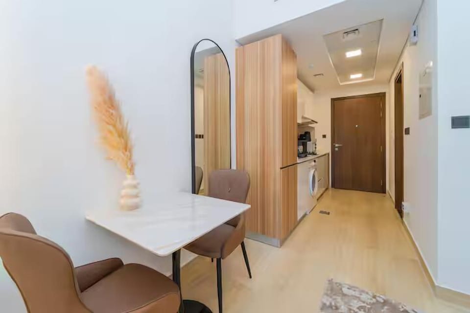 Comfort Studio, 1 Queen Bed with Sofa bed, Non Smoking | In-room dining