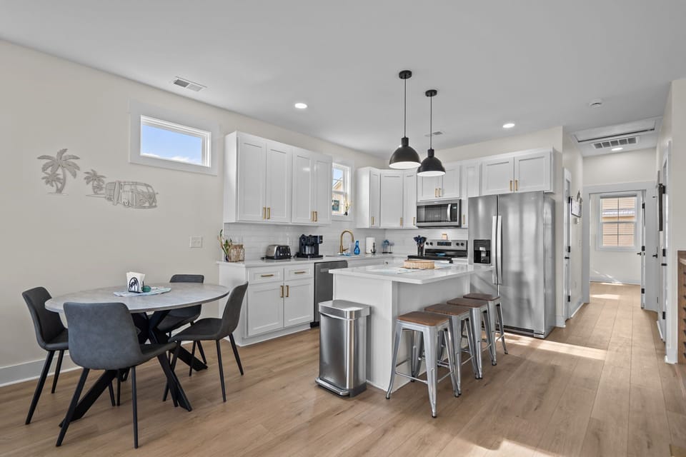 Eat In Kitchen / Dining Area