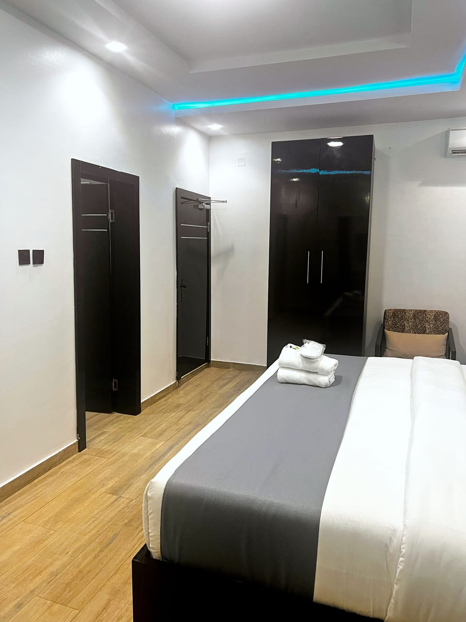 Superior Double Room, Non Smoking | In-room safe, blackout drapes, free WiFi