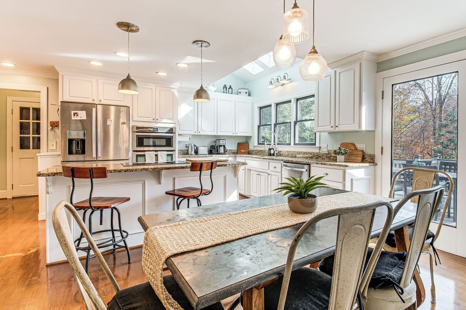 3-Story Home | Pool Table & Movie Projector | Laptop-Friendly Workspaces