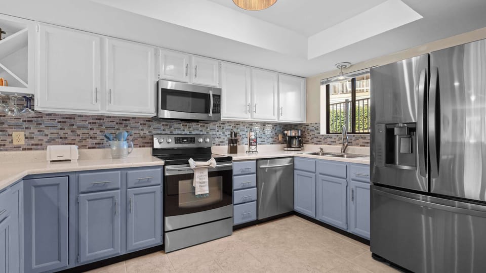 Condo, Multiple Beds, Balcony (Easy Breezy) | Private kitchen