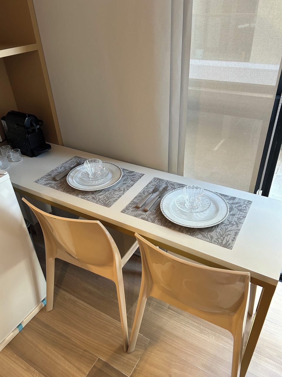 Apartment | Private kitchen | Microwave, cookware/dishes/utensils
