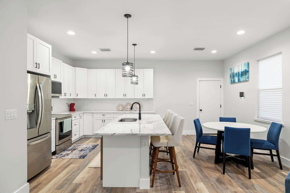 Townhome, Multiple Beds, Patio, City View (1906 W Cherry St, 2) | Private kitchen