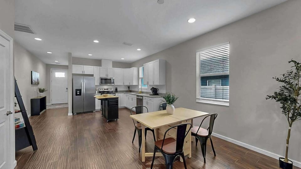 House, Multiple Beds, Patio, Garden View (3114 E 21st Ave) | 4 bedrooms, individually decorated, individually furnished, bed sheets