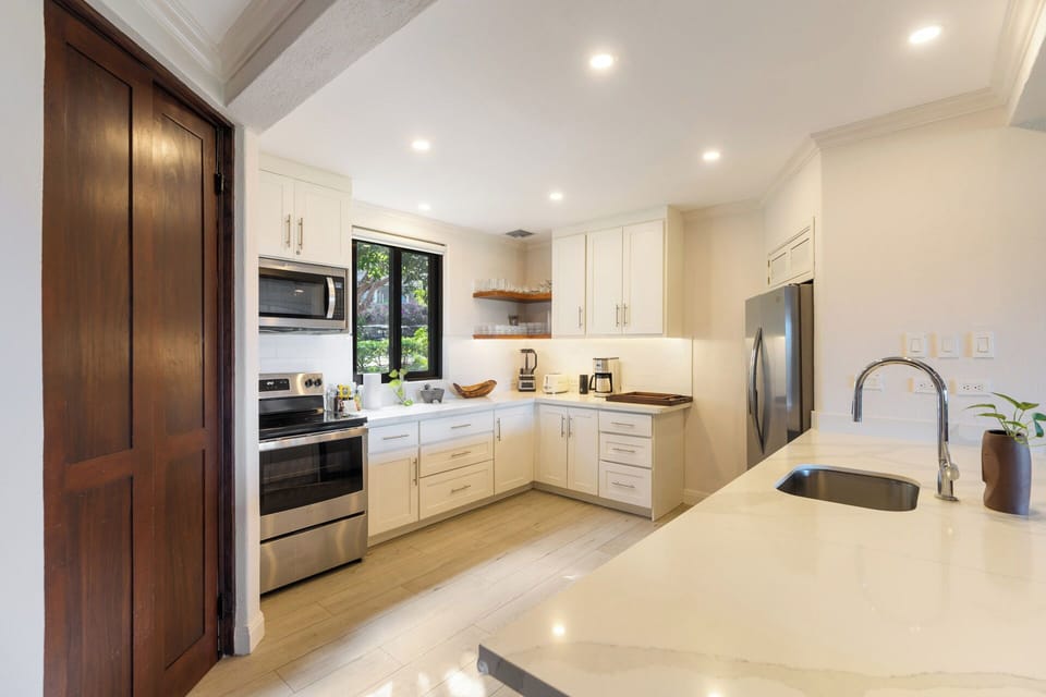Condo, Balcony, Ocean View | Private kitchen