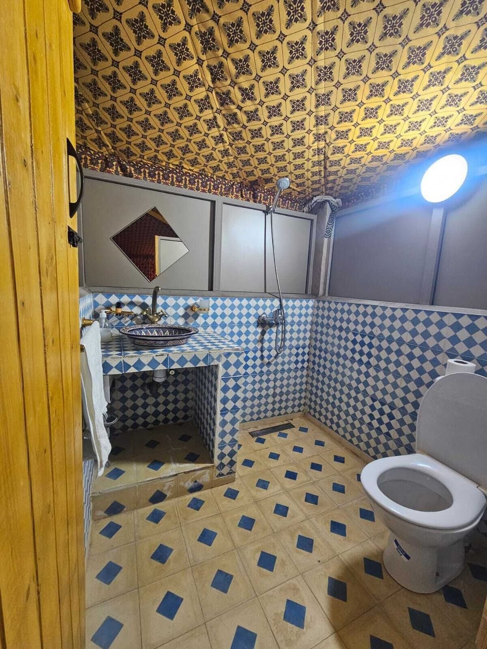 Tent | Bathroom | Shower, towels, soap, shampoo
