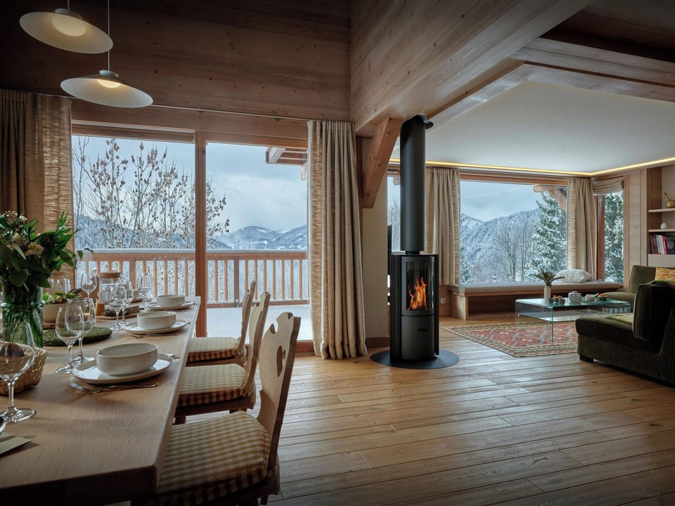 Dining/living room