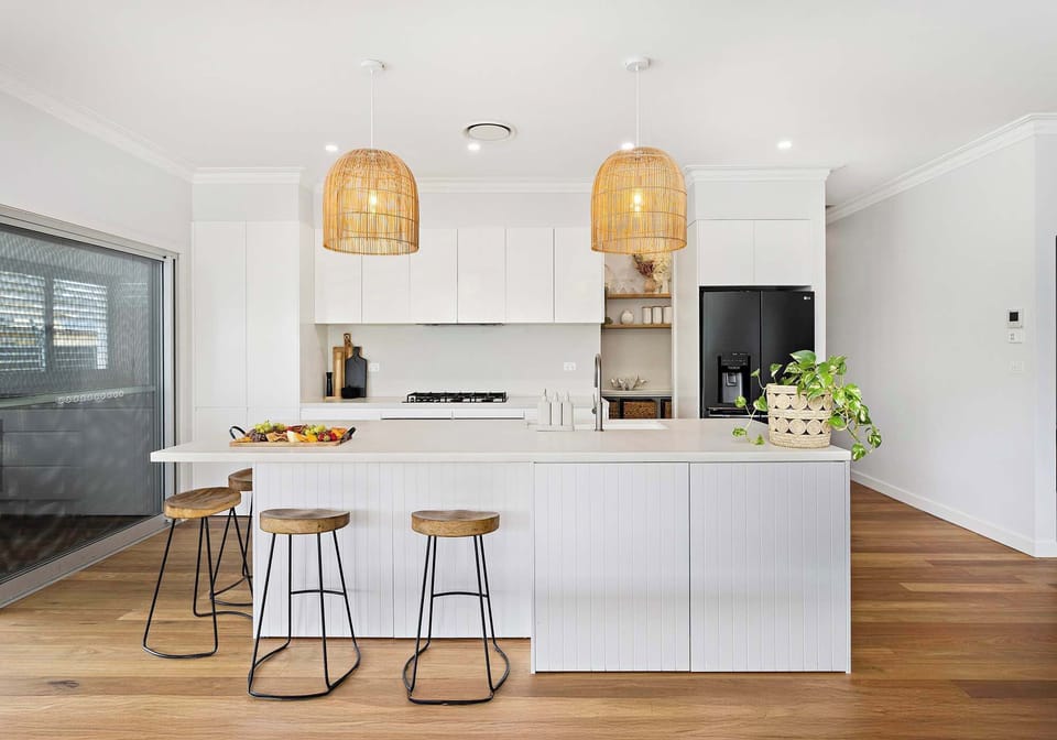 Coastal Nest  |  Large Modern Kitchen 2 x Ovens, Cooktop, Coffee Machine