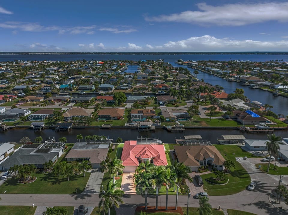 An aerial view of the quiet neighborhood - so close to the river!