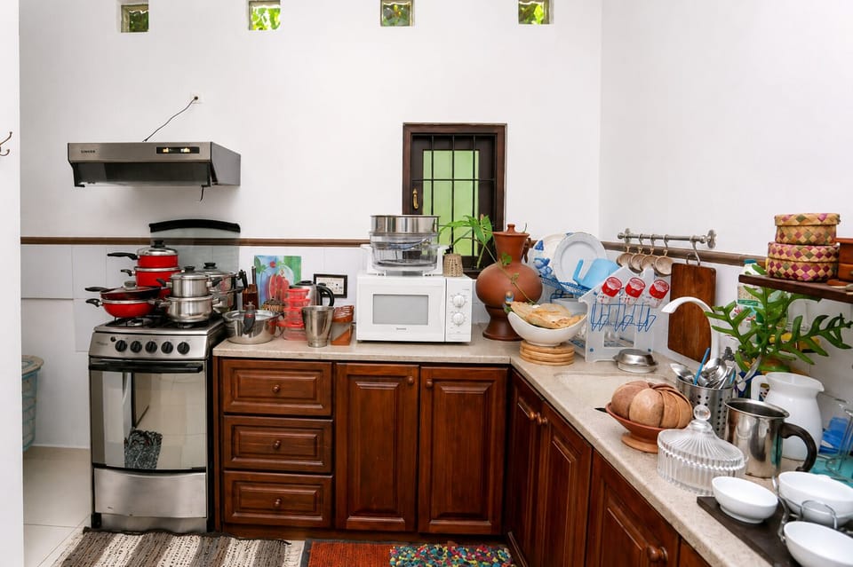 Deluxe House, Balcony, Mountain View | Private kitchen