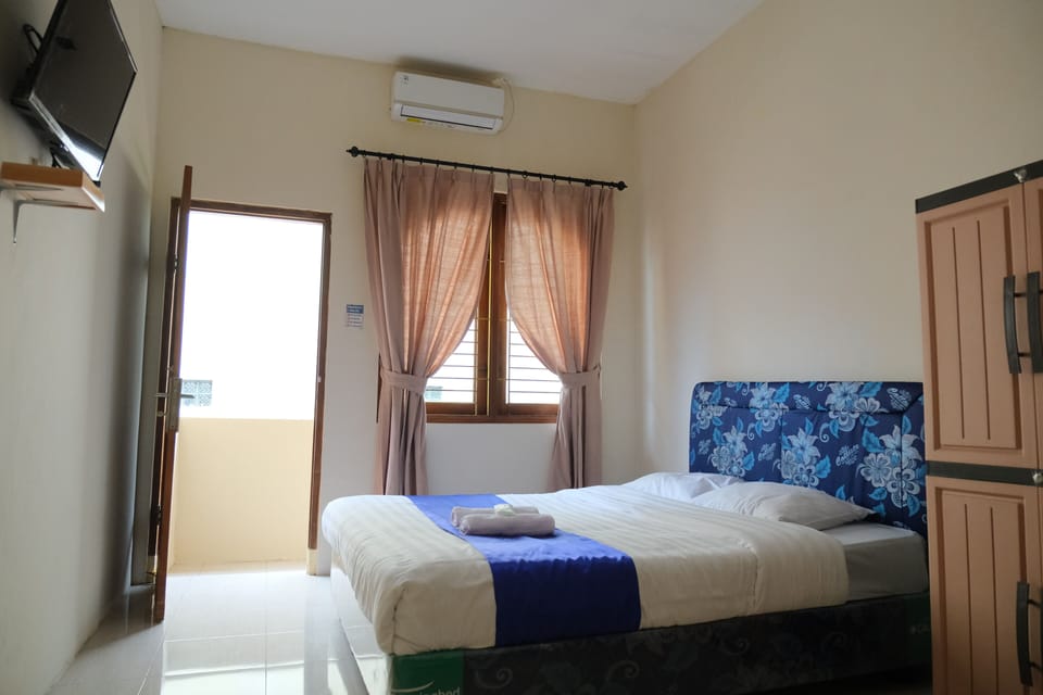 Superior Double Room, Balcony | Desk, laptop workspace, free WiFi