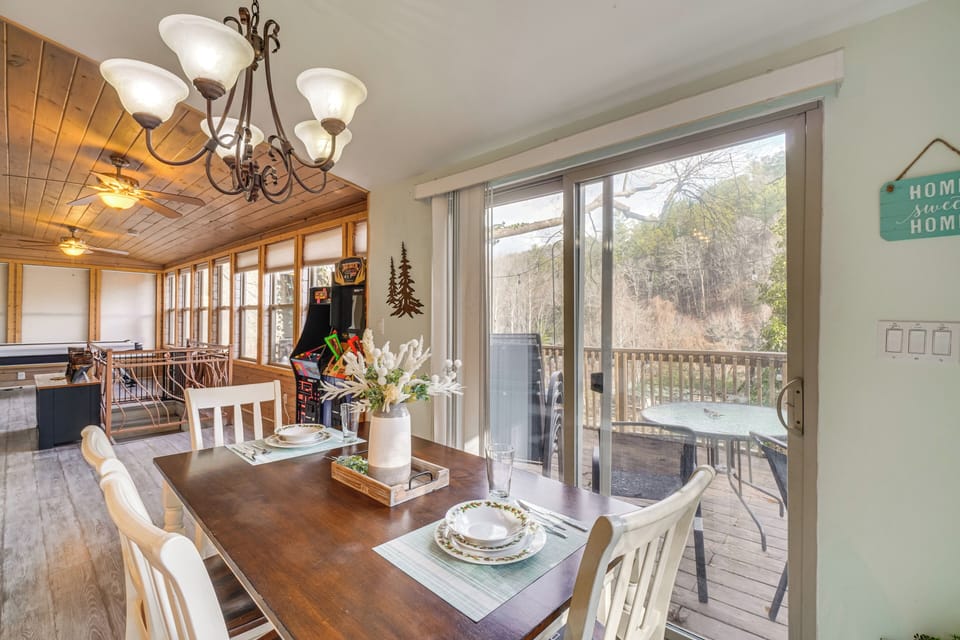 Dining Area | Main Floor